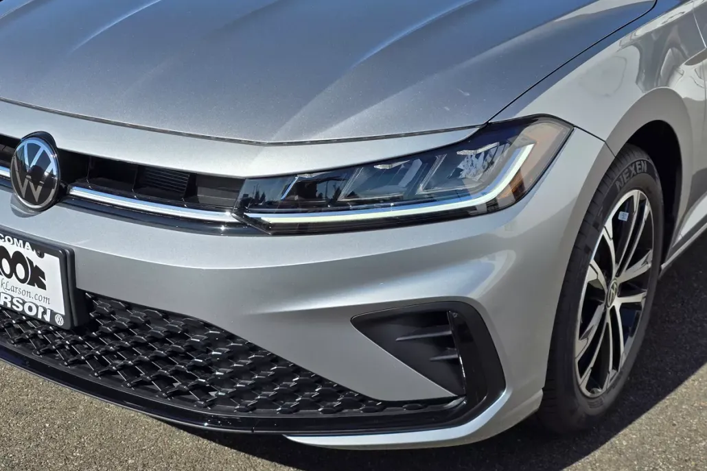 2025 Volkswagen Jetta Sport photo 1