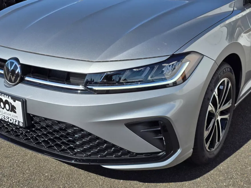 2025 Volkswagen Jetta Sport photo 1