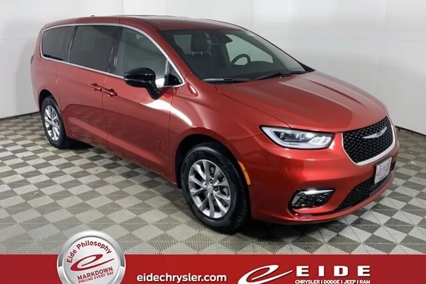 2026 Chrysler Pacifica photo 1