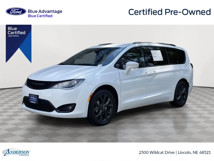 2019 Chrysler Pacifica Touring Plus photo 1