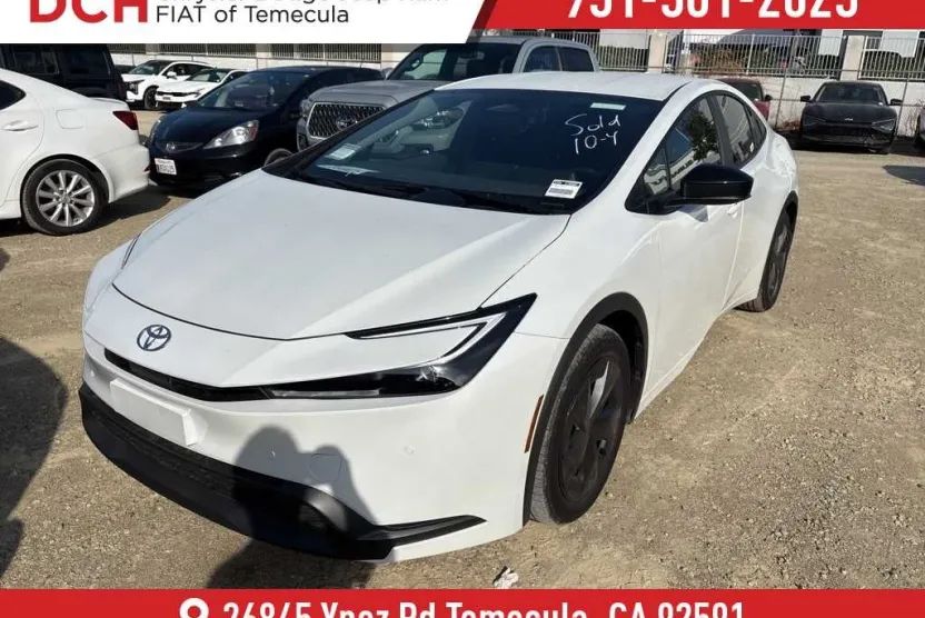 2025 Toyota Prius LE photo 1