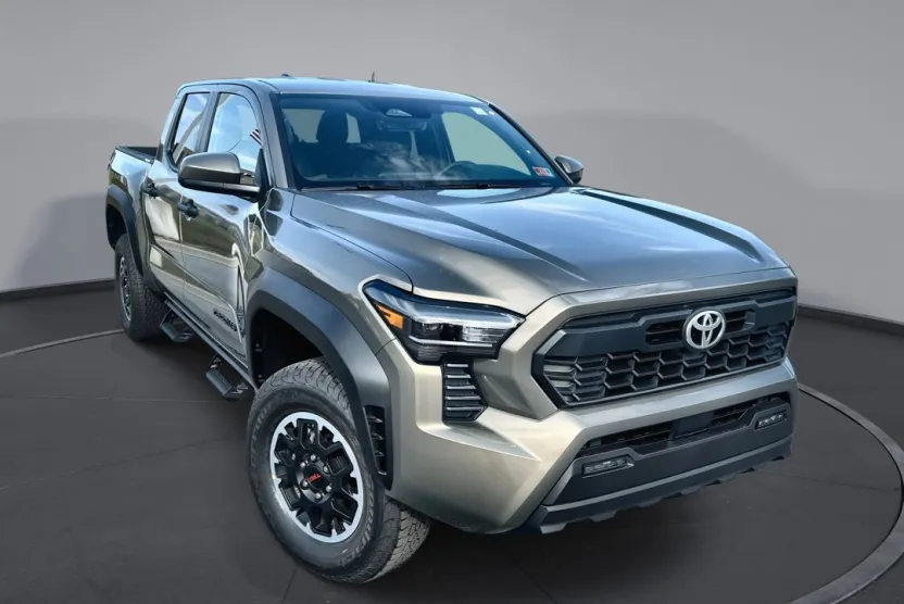 2025 Toyota Tacoma TRD Off-Road 4x4 Double Cab photo 1
