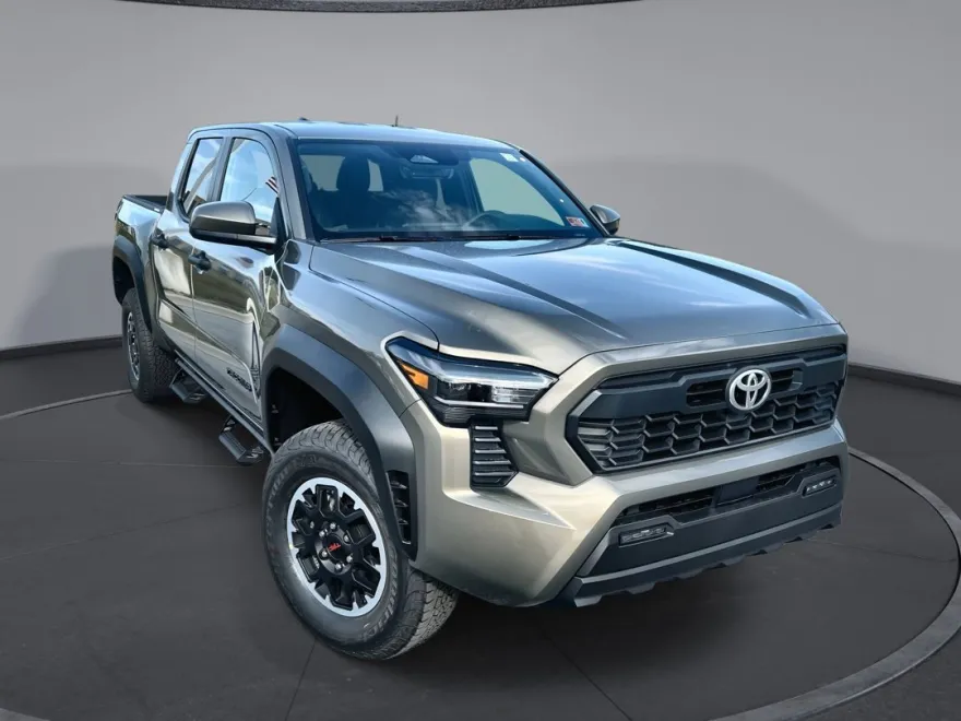 2025 Toyota Tacoma TRD Off-Road 4x4 Double Cab photo 1