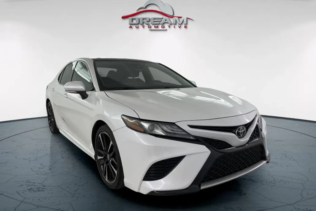 2020 Toyota Camry XSE photo 1