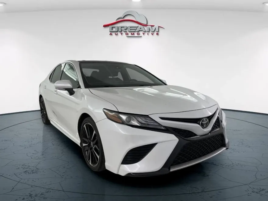 2020 Toyota Camry XSE photo 1