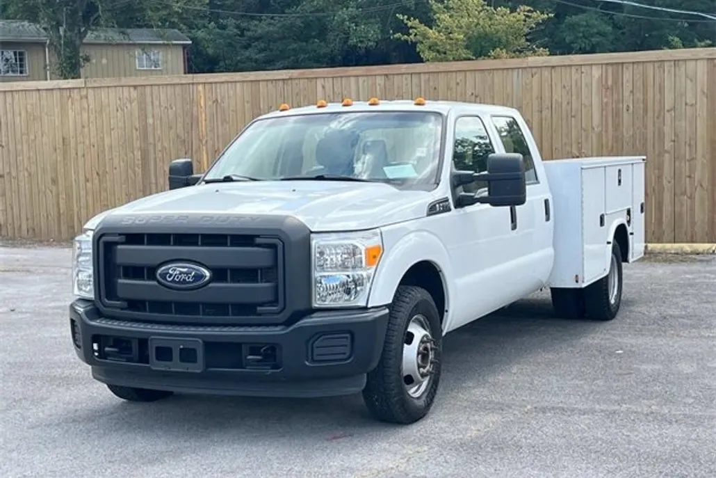2015 Ford F-350 XL photo 1