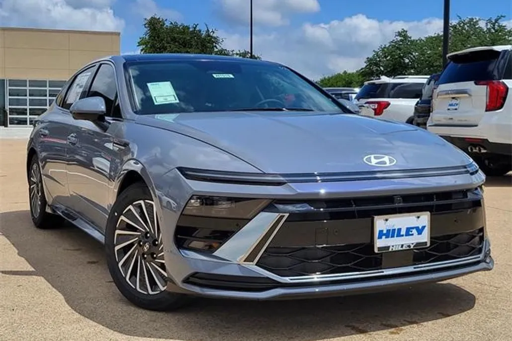 2025 Hyundai Sonata Hybrid Limited photo 1