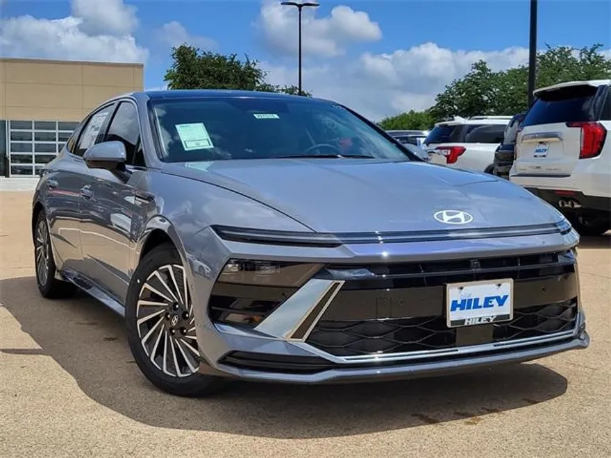 2025 Hyundai Sonata Hybrid Limited photo 1