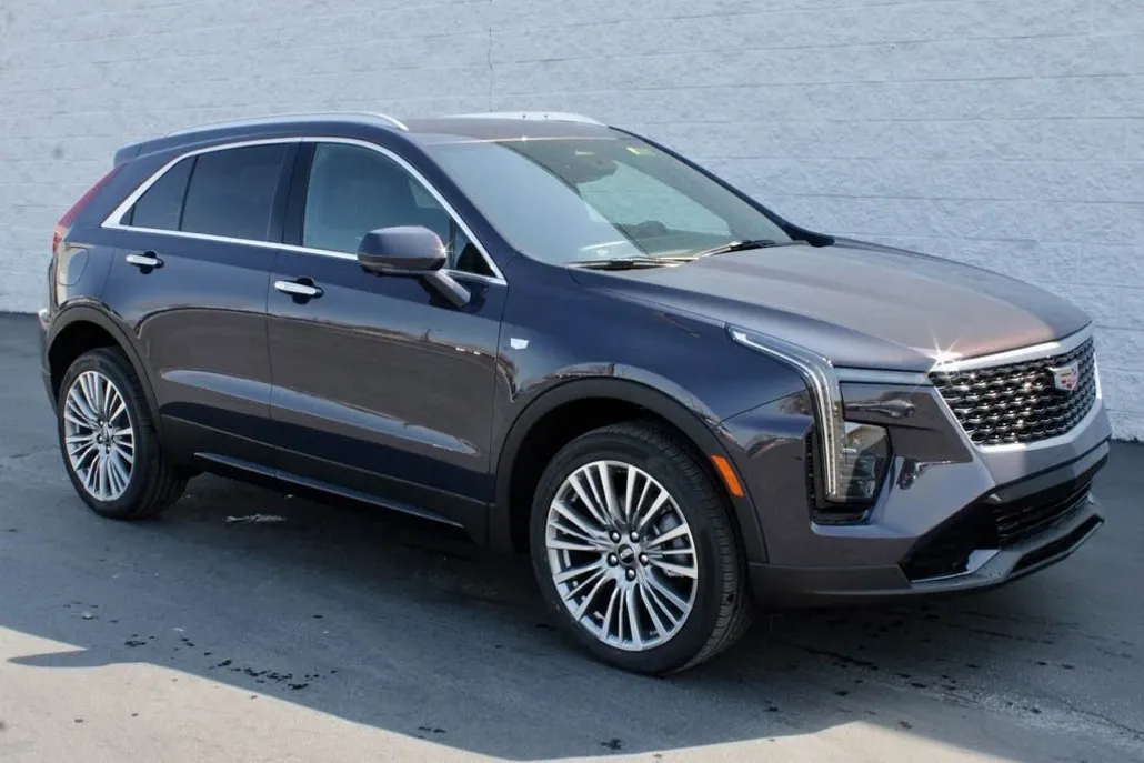 2025 Cadillac XT4 Premium Luxury photo 1