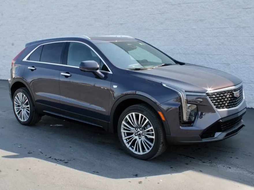 2025 Cadillac XT4 Premium Luxury photo 1
