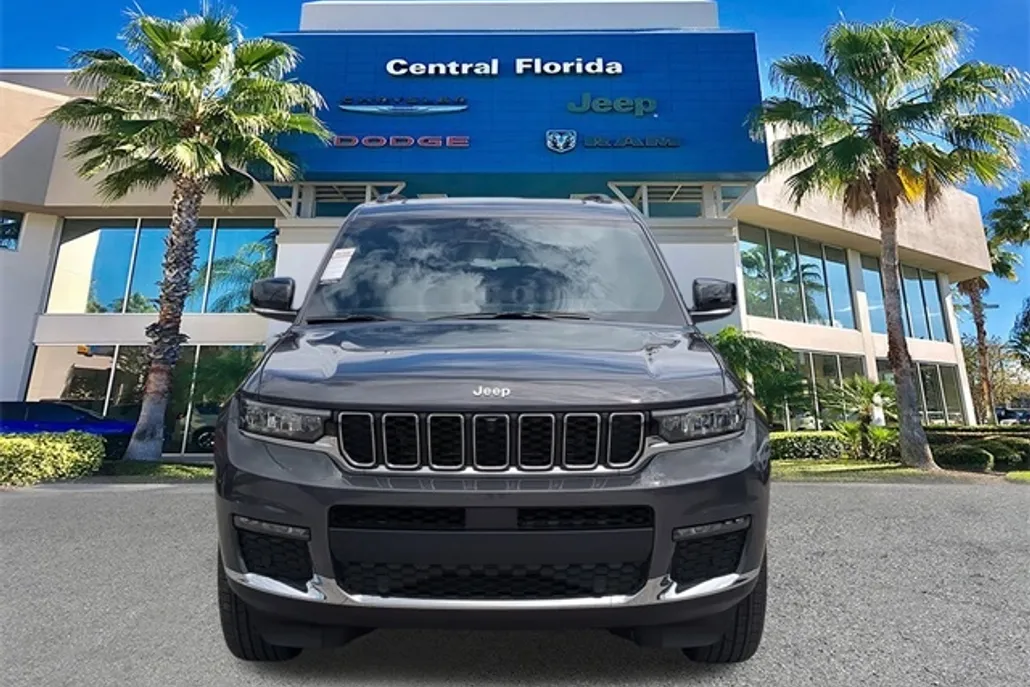 2025 Jeep Grand Cherokee Limited photo 1