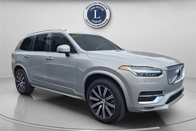 2025 Volvo XC90 Plus photo 1