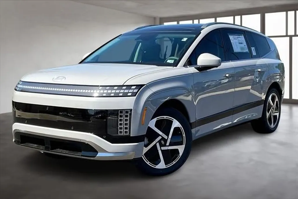 2026 Hyundai Ioniq photo 1