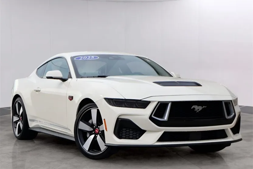 2025 Ford Mustang GT Premium photo 1