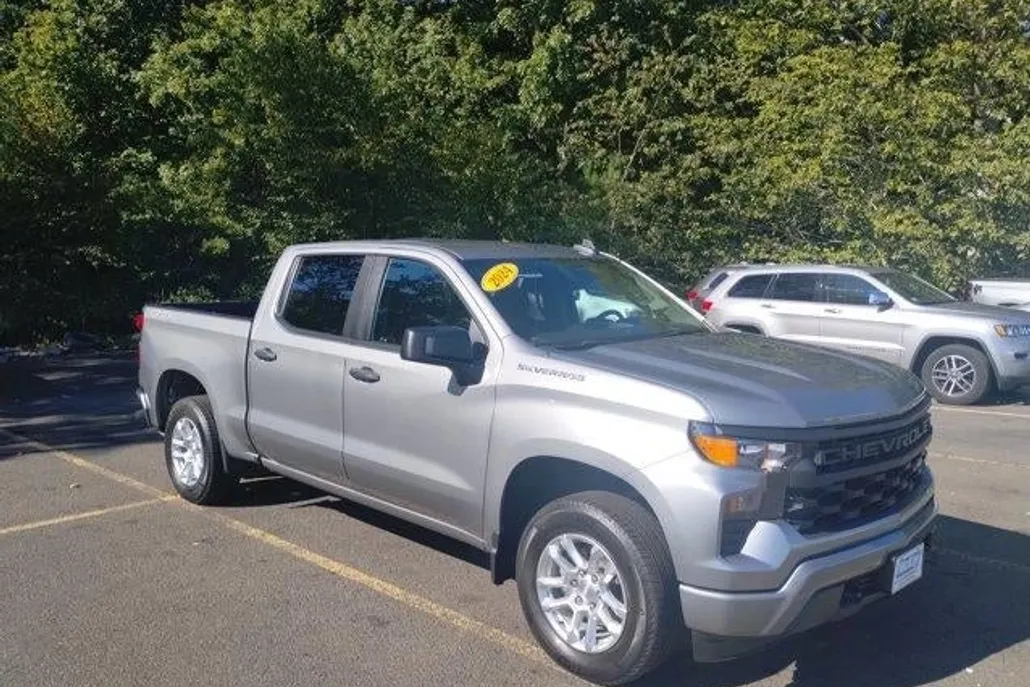 2024 Chevrolet Silverado 1500 Custom photo 1