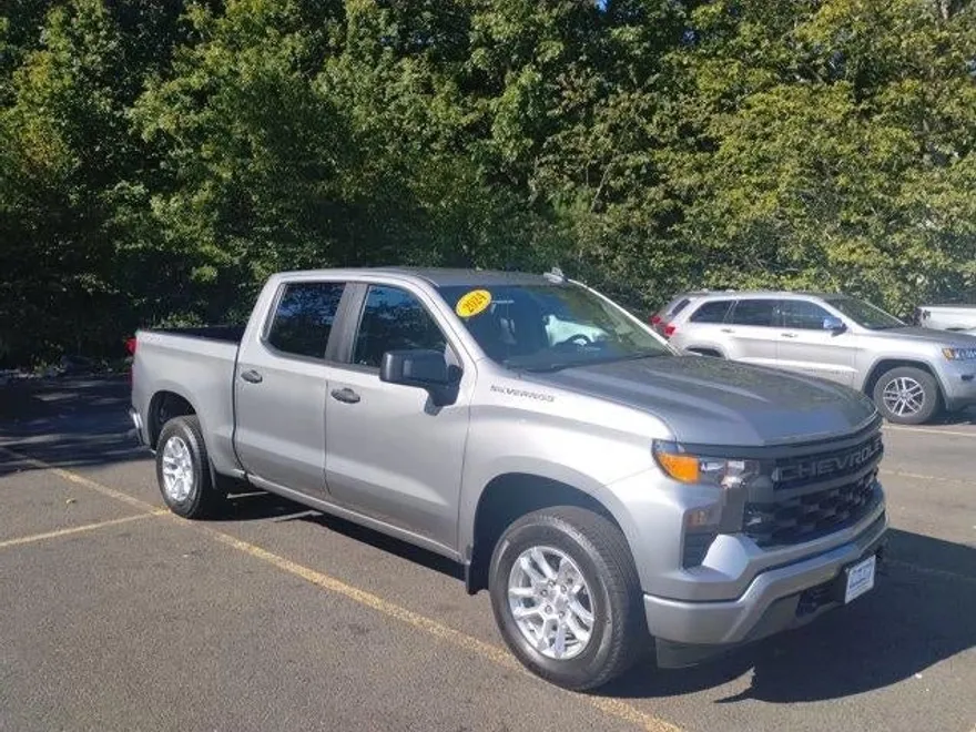 2024 Chevrolet Silverado 1500 Custom photo 1