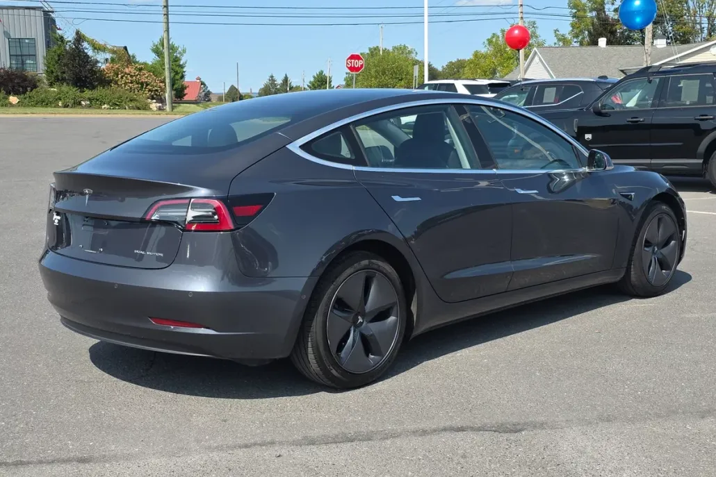 2018 Tesla Model 3 Long Range photo 1