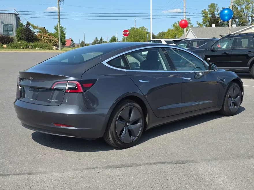 2018 Tesla Model 3 Long Range photo 1