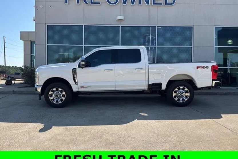 2025 Ford F-250 Lariat photo 1