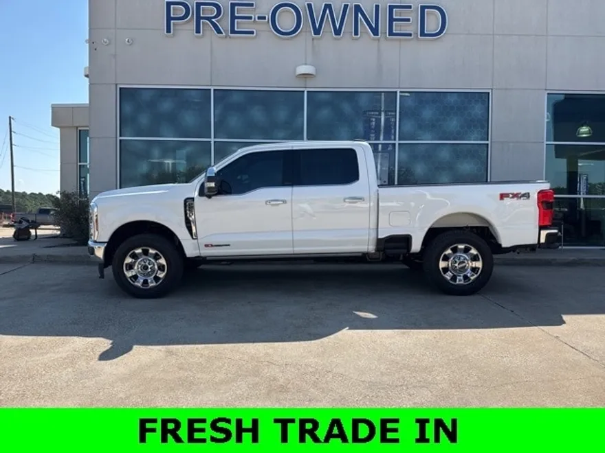 2025 Ford F-250 Lariat photo 1