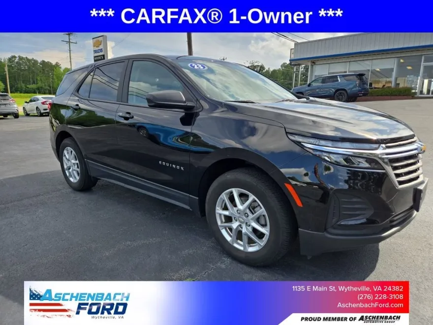 2023 Chevrolet Equinox LS photo 1