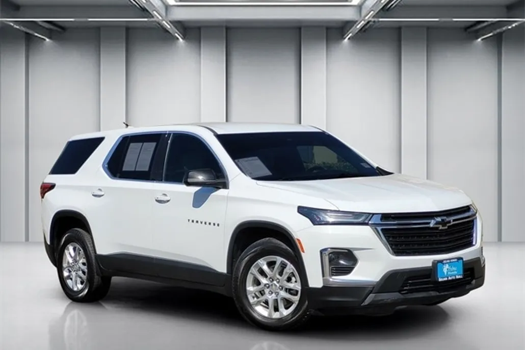2022 Chevrolet Traverse 1LS photo 1