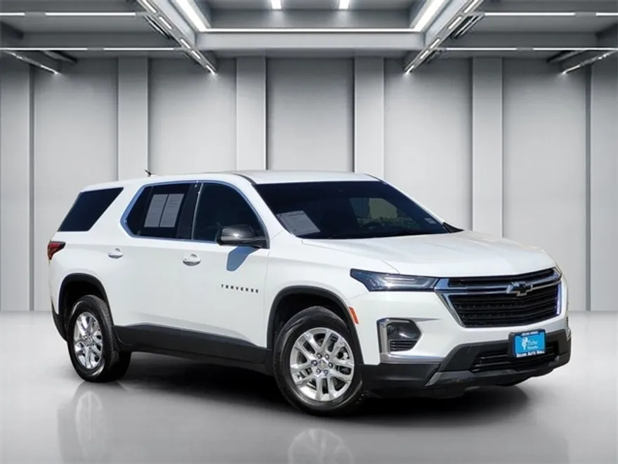 2022 Chevrolet Traverse 1LS photo 1