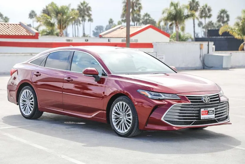 2019 Toyota Avalon Limited photo 1