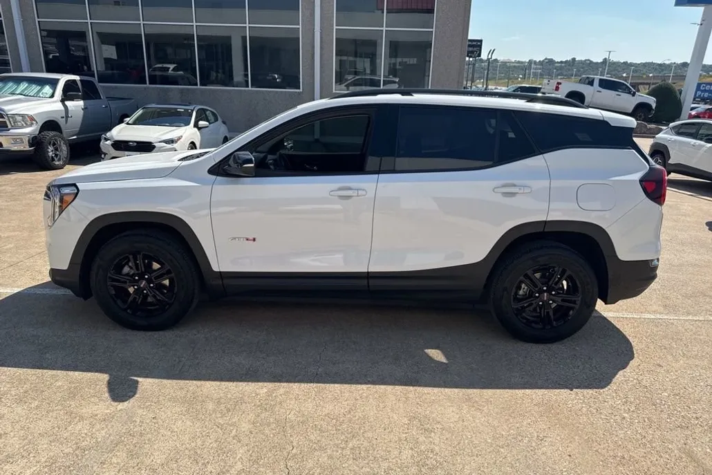 2023 Gmc Terrain AT4 photo 1