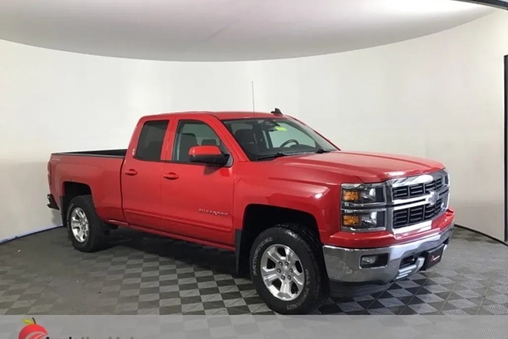 2015 Chevrolet Silverado 1500 LT photo 1