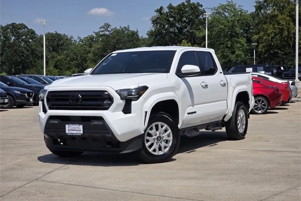 2024 Toyota Tacoma SR5 photo 1