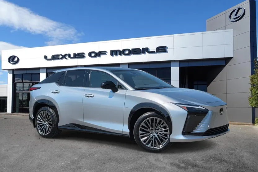 2023 Lexus RZ 450e Luxury photo 1