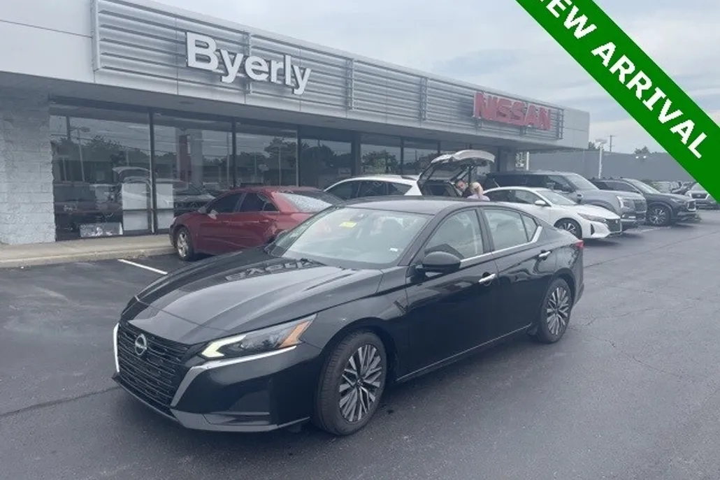2023 Nissan Altima 2.5 SV photo 1