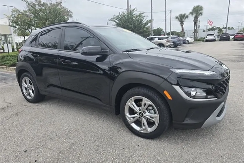 2023 Hyundai Kona SEL photo 1