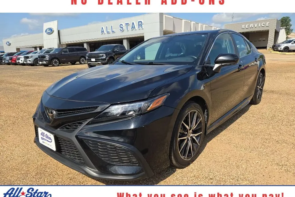 2024 Toyota Camry SE photo 1