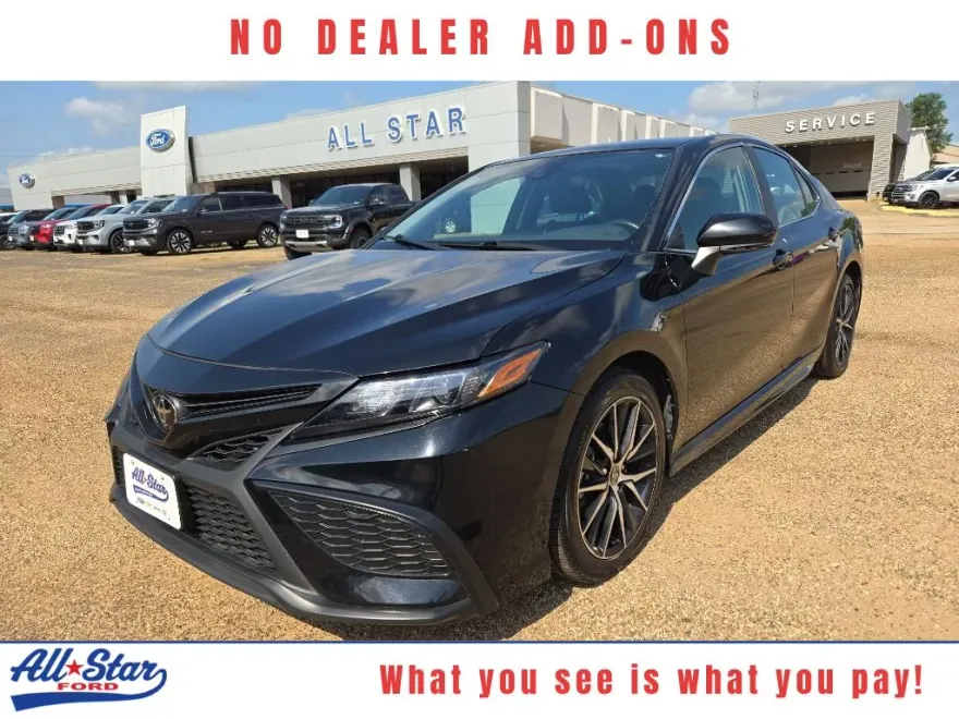 2024 Toyota Camry SE photo 1