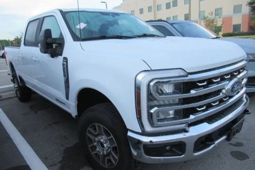 2024 Ford F-250 Lariat photo 1