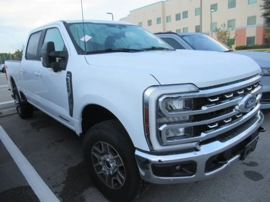 2024 Ford F-250 Lariat photo 1