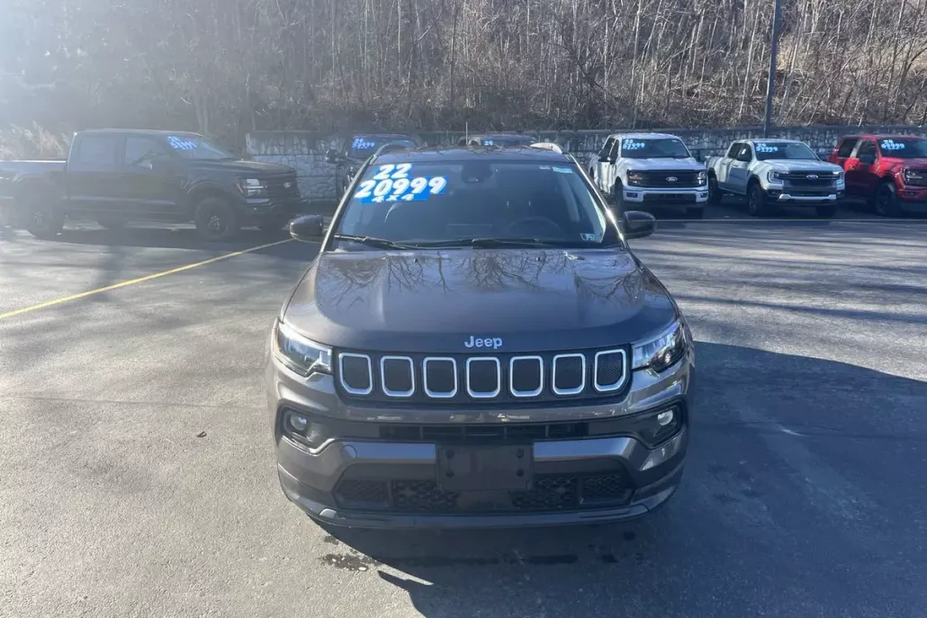 2022 Jeep Compass Latitude photo 1