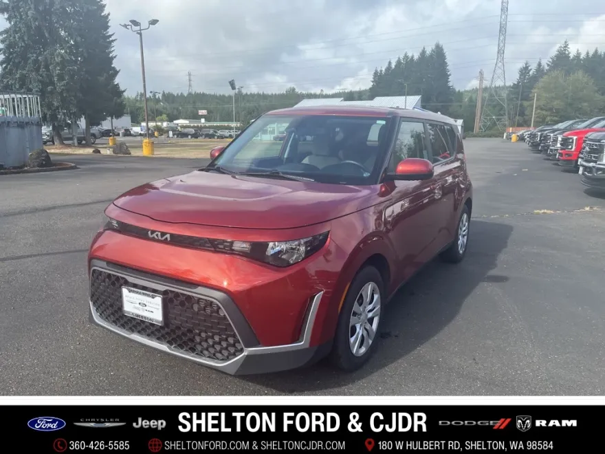 2023 Kia Soul LX photo 1