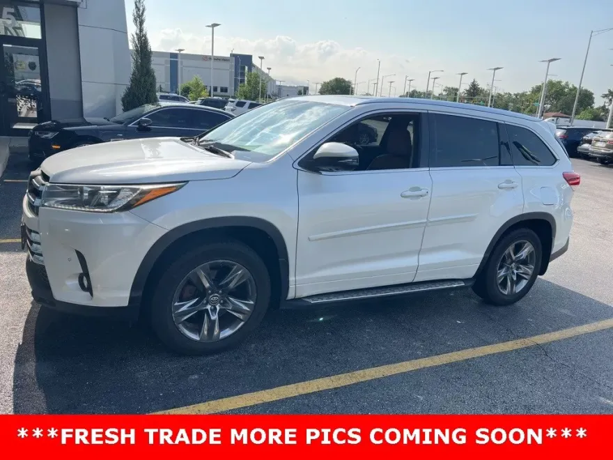 2017 Toyota Highlander Limited Platinum photo 1