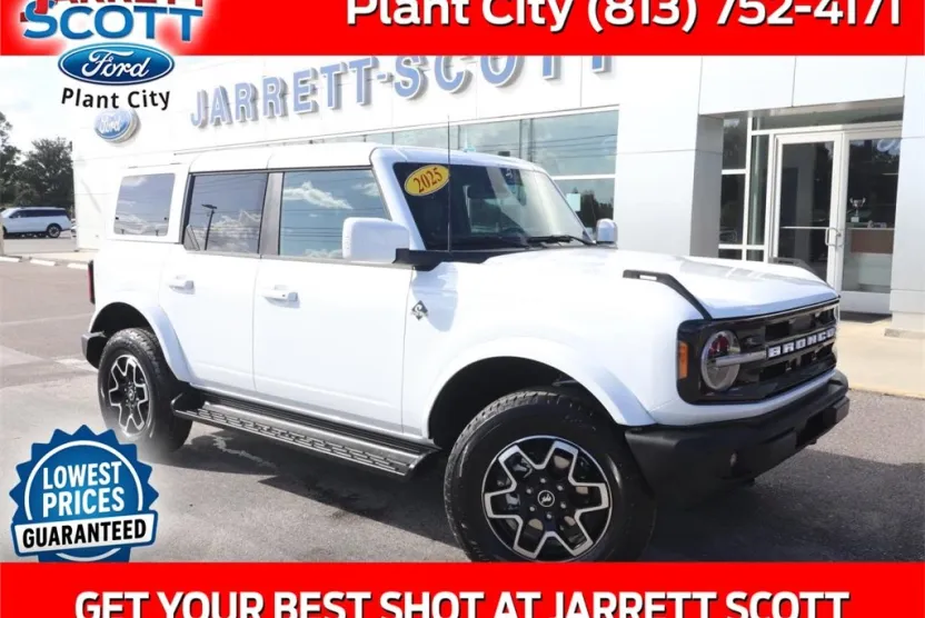 2025 Ford Bronco Outer Banks photo 1