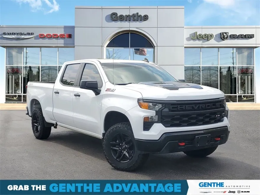 2023 Chevrolet Silverado 1500 Custom Trail Boss photo 1
