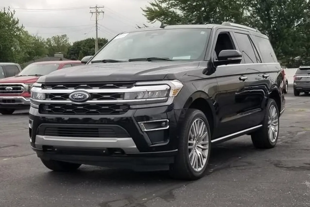2022 Ford Expedition Limited photo 1