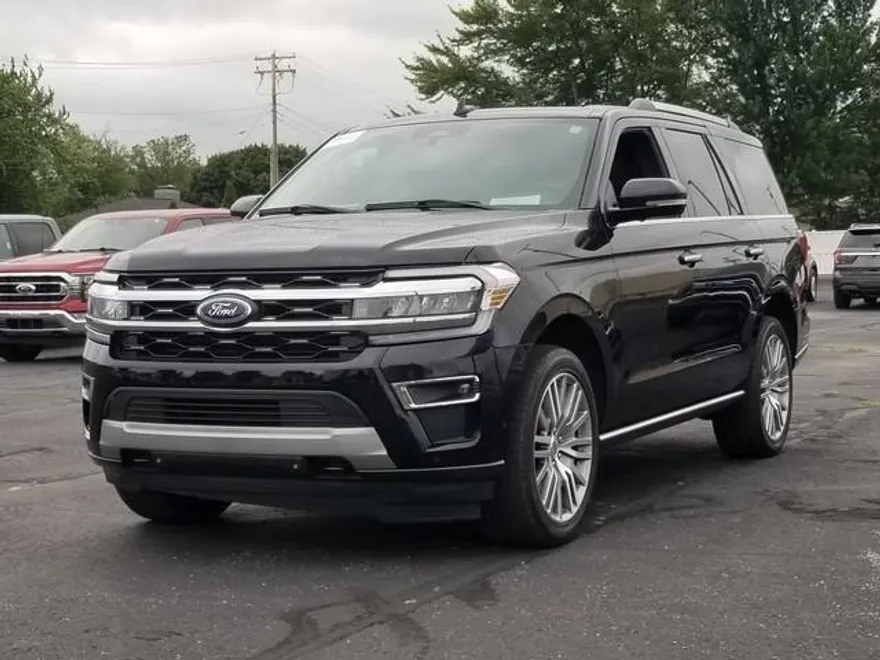 2022 Ford Expedition Limited photo 1