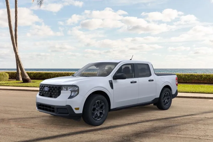2025 Ford Maverick XLT photo 1