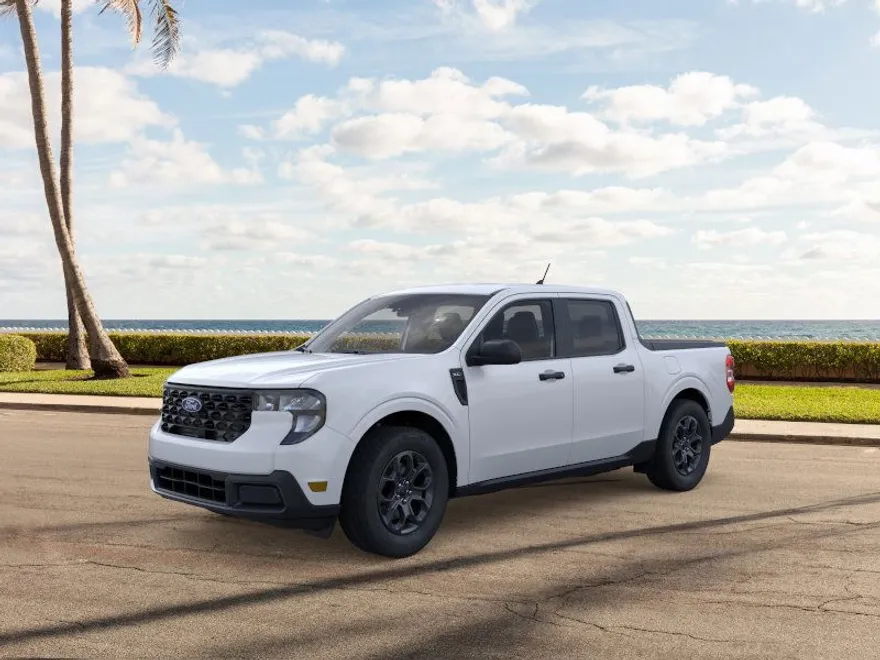 2025 Ford Maverick XLT photo 1