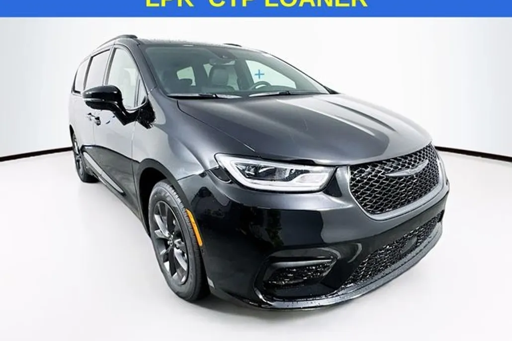 2025 Chrysler Pacifica photo 1