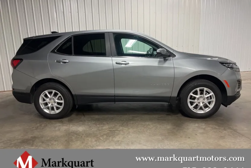 2023 Chevrolet Equinox LT photo 1