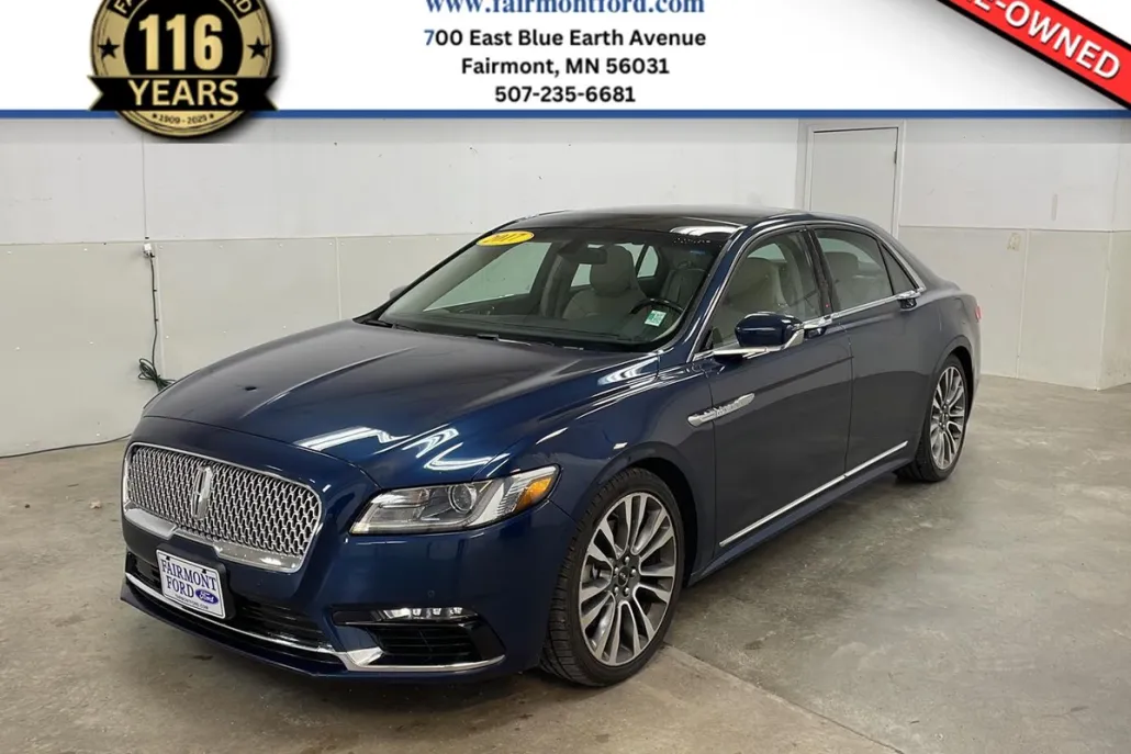 2017 Lincoln Continental Select photo 1